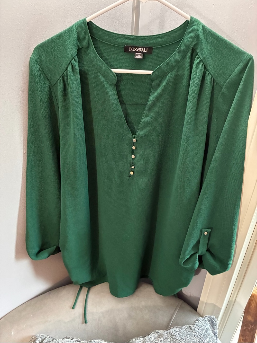 Roz & Ali Emerald Green Split V Peasant Blouse